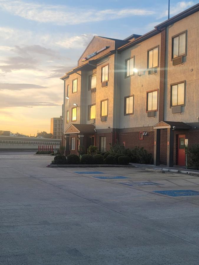 Baymont By Wyndham Houston Brookhollow エクステリア 写真
