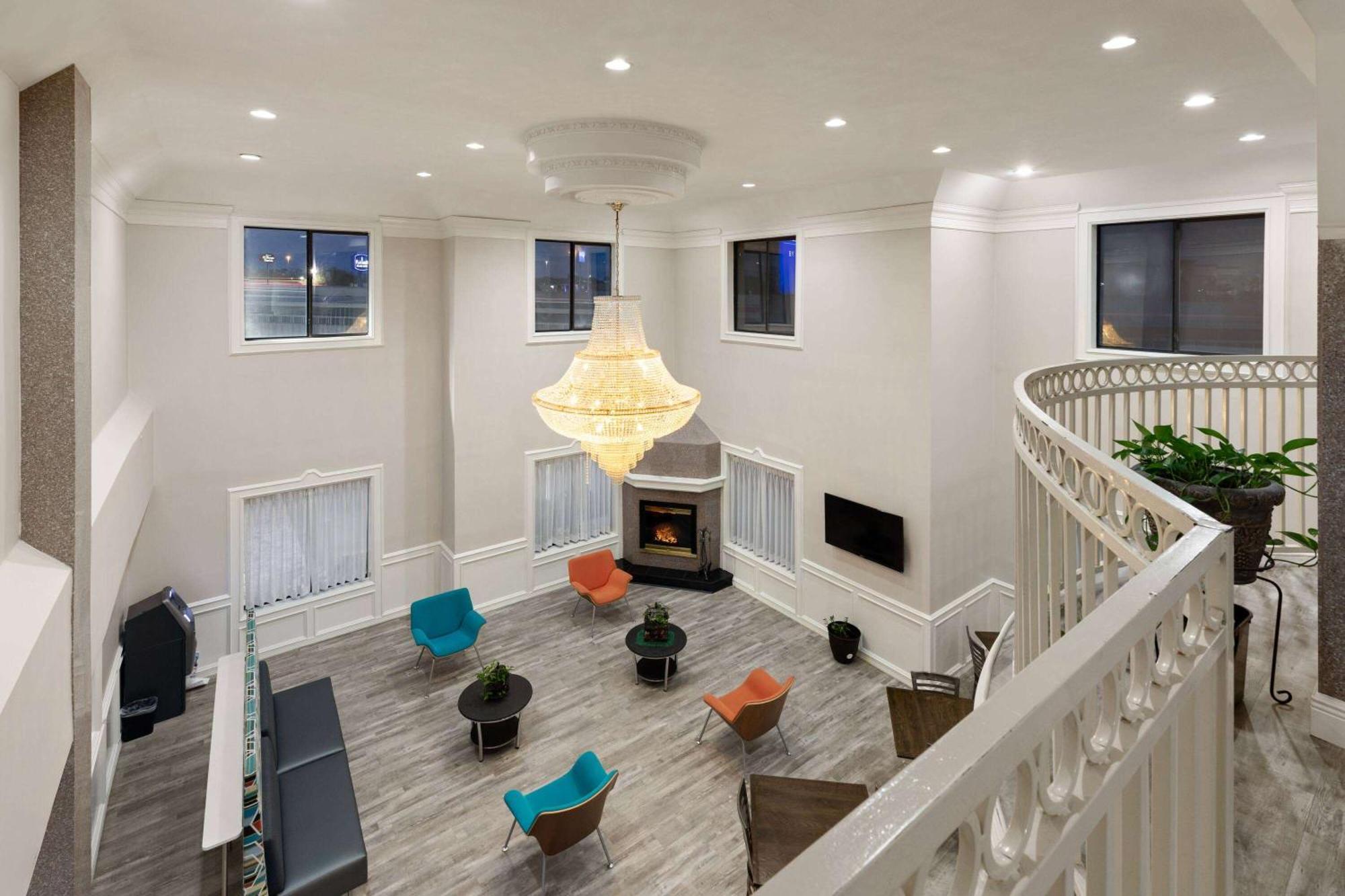 Baymont By Wyndham Houston Brookhollow エクステリア 写真