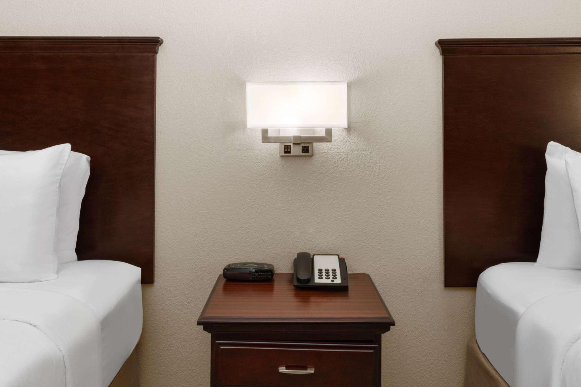 Baymont By Wyndham Houston Brookhollow エクステリア 写真