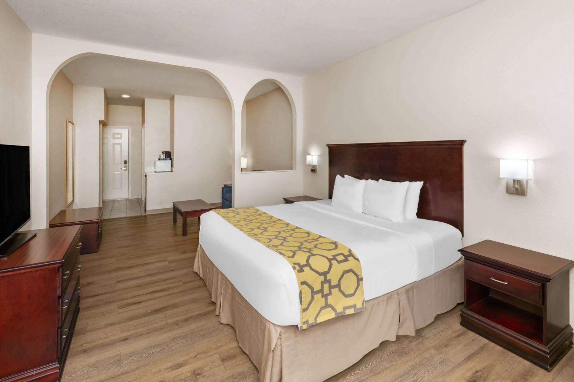 Baymont By Wyndham Houston Brookhollow エクステリア 写真